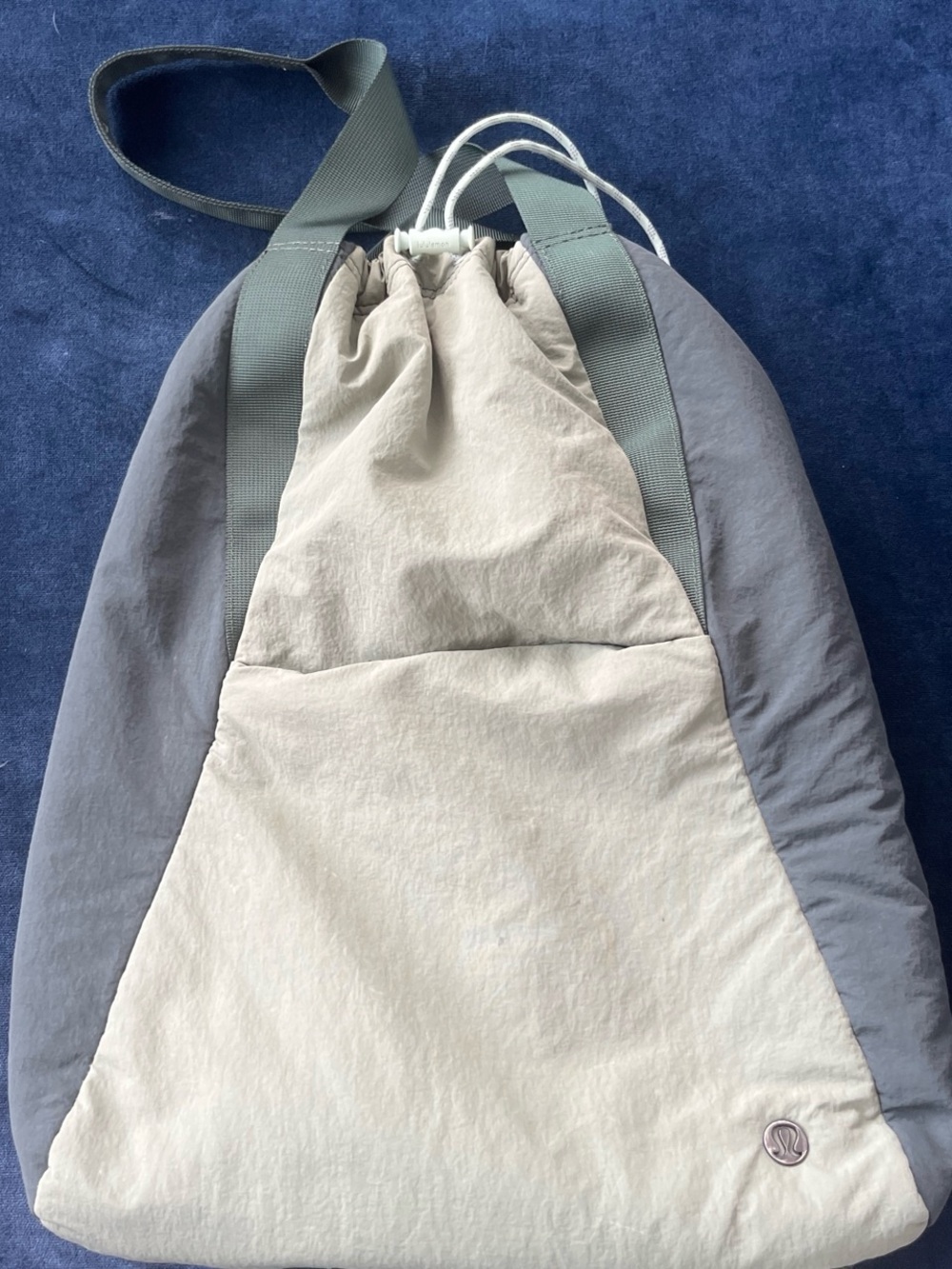 lululemon athletica Two-Tone Drawstring Backpack in Beige and Gray